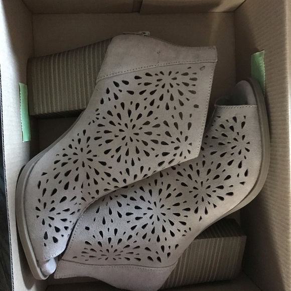 Booties - Picture 3 of 4